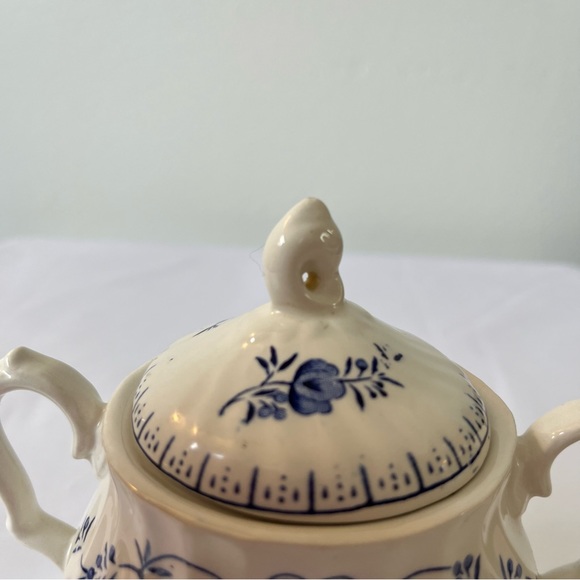 Finlandia • Sugar Bowl with Lid - Picture 4 of 5